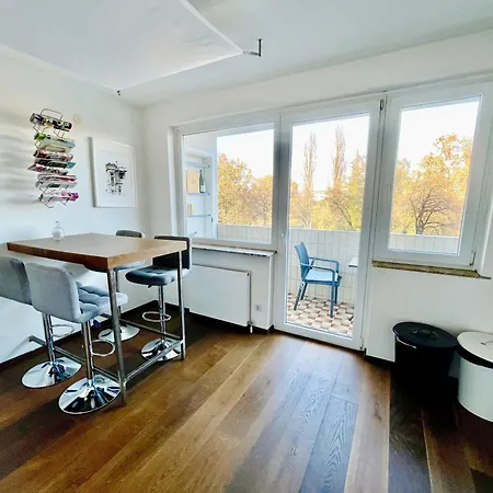 アパート Beautiful Spacious Center Flat With Parking Option *