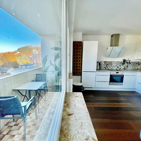 Beautiful Spacious Center Flat With Parking Option Appartement