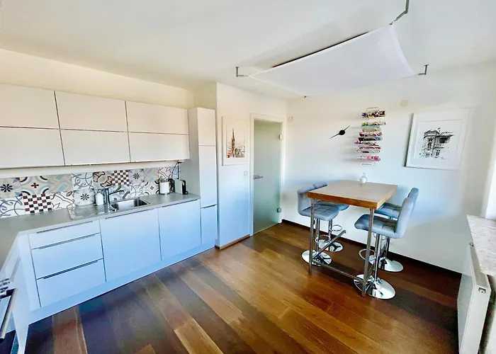 Appartamento Beautiful Spacious Center Flat With Parking Option