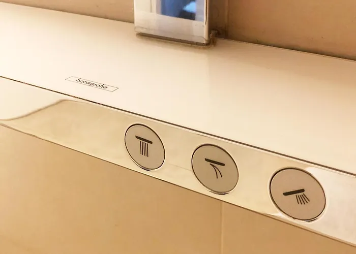 Beautiful Spacious Center Flat With Parking Option Graz