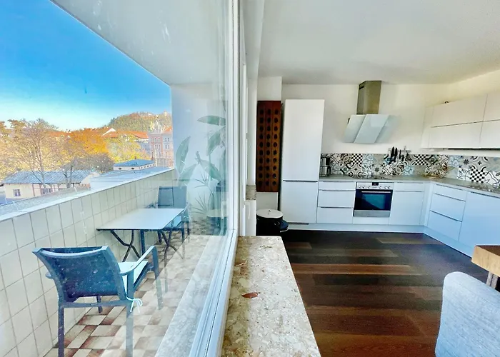 Beautiful Spacious Center Flat With Parking Option Appartamento