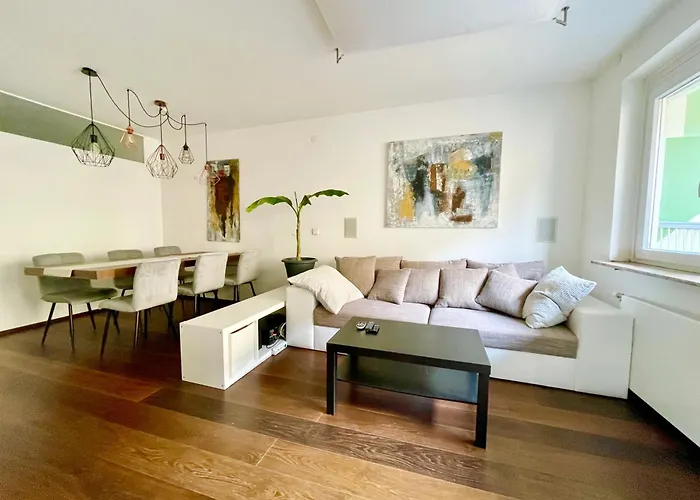 Beautiful Spacious Center Flat With Parking Option * Graz